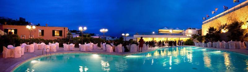 Hotel Ristorante Panoramico Castro  Extérieur photo