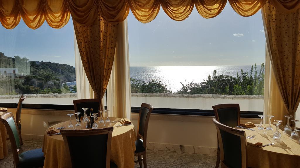 Hotel Ristorante Panoramico Castro  Extérieur photo