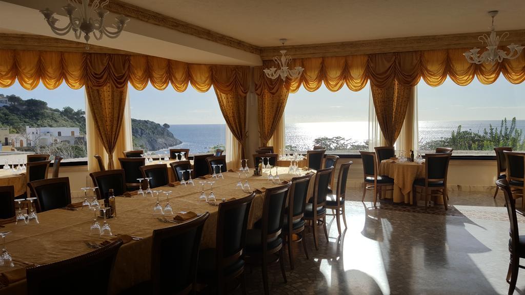 Hotel Ristorante Panoramico Castro  Extérieur photo