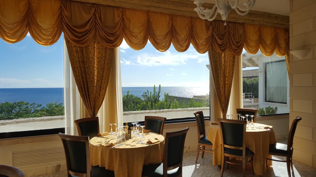 Hotel Ristorante Panoramico Castro  Extérieur photo